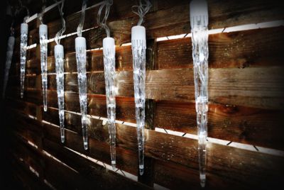 Świąteczne lampki - sople, zimna biel, 8 funkcji